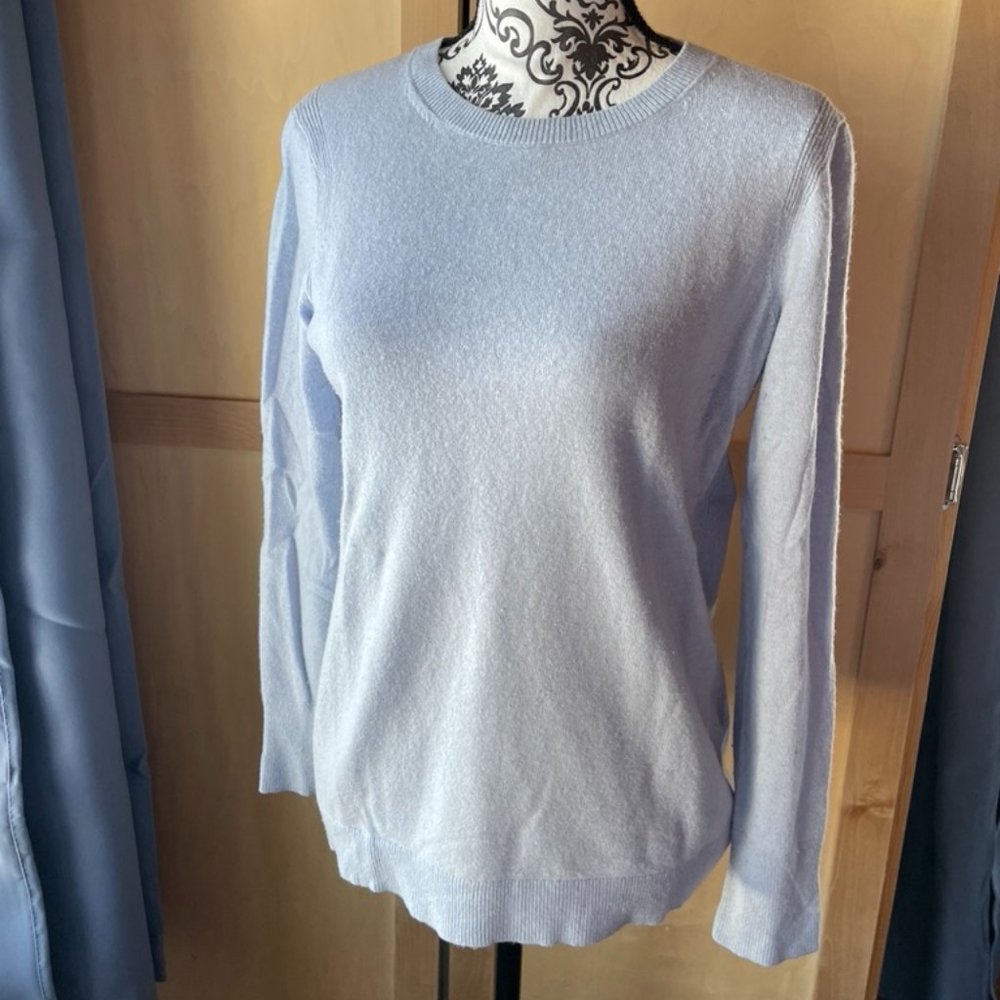 Banana Republic Light Blue Sweater, Size L